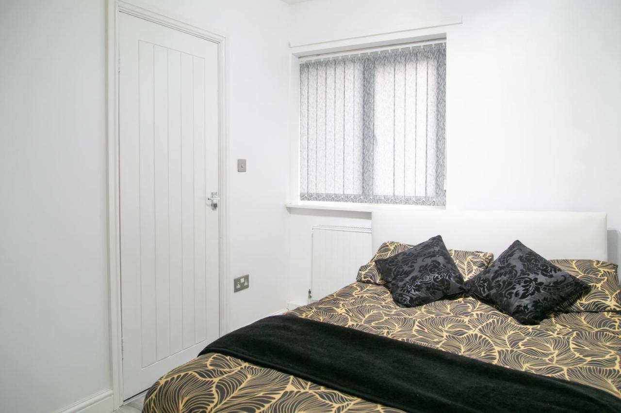 Cheetham Hills Apartments แมนเชสเตอร์ ภายนอก รูปภาพ
